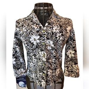 CHRISTOPHER & BANKS  SIZE Medium v neck jacket. Wrinkle free stretchy fabric